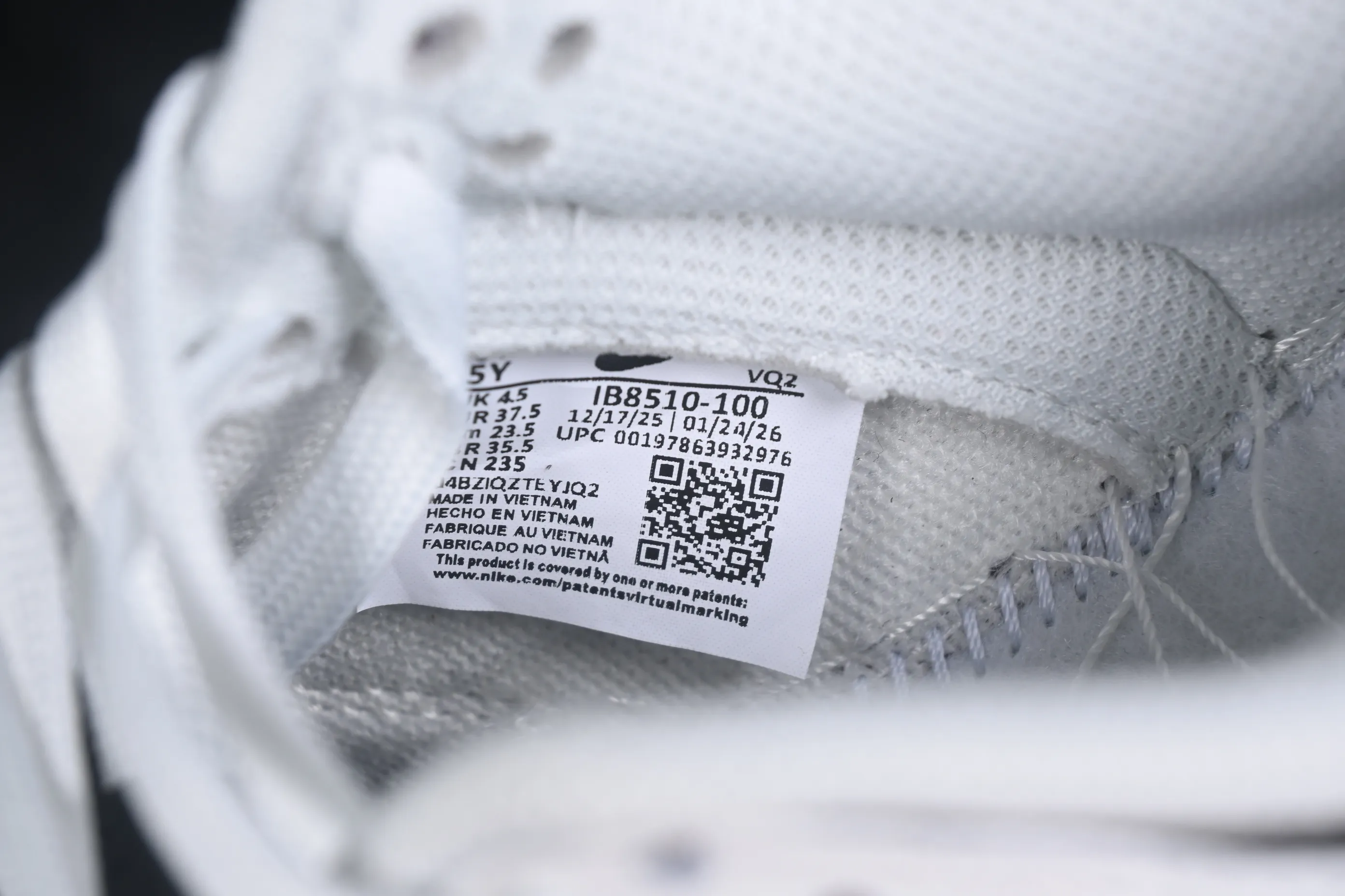 All categories Nk SB Dunk series Nk SB Dunk Low low-top sneakers Nike SB Dunk Low white, black and pink low-top casual sneakers IB8510-100